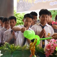 Kegiatan Prosesi Pradaksina & Pemandian Rupang Buddha Dalam Rangka Hari Tri Suci Waisak 2568 BE | SMP METTA MAITREYA